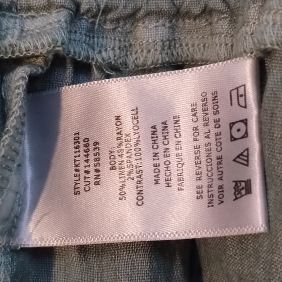 Kut from the Kloth Kut Amelia Contrast Pullover Hoodie 1/4 Snap Button - Picture 9 of 10